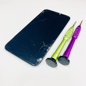 iPhone11Pro フロントパネル交換修理　画面バキバキ