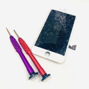 iPhone7 フロントパネル交換 画面バキバキ