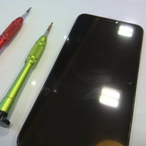 iPhone11ProMaxパネル交換