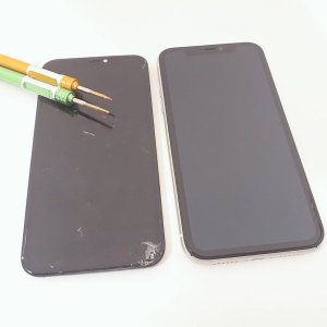 iPhone11 フロントパネル交換修理