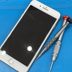 iPhone 8 Plus フロントパネル交換