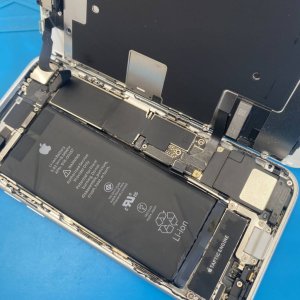 iPhone 8 バッテリー交換