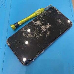 iPhone 11 フロントパネル交換