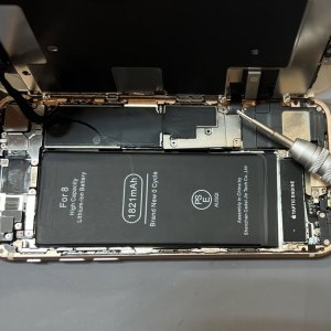 iPhone8 バッテリー交換