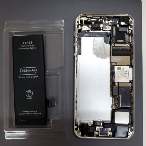 iPhone SE バッテリー交換