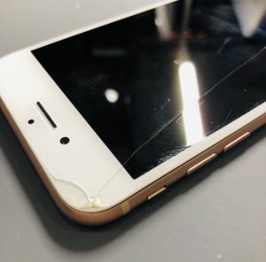 iPhone8　フロントパネル交換