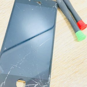 iPhoneSE2(アイフォンSE2) フロントパネル交換