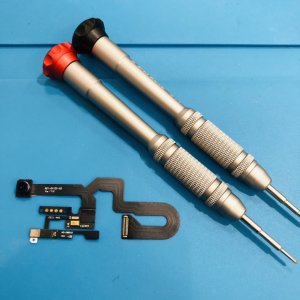 iPhone8Plus インカメラ交換