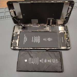 iPhone8Plus　バッテリー交換