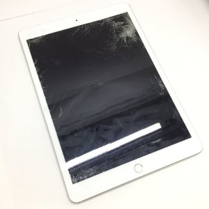 iPad第7世代 フロントガラス交換 液晶交換