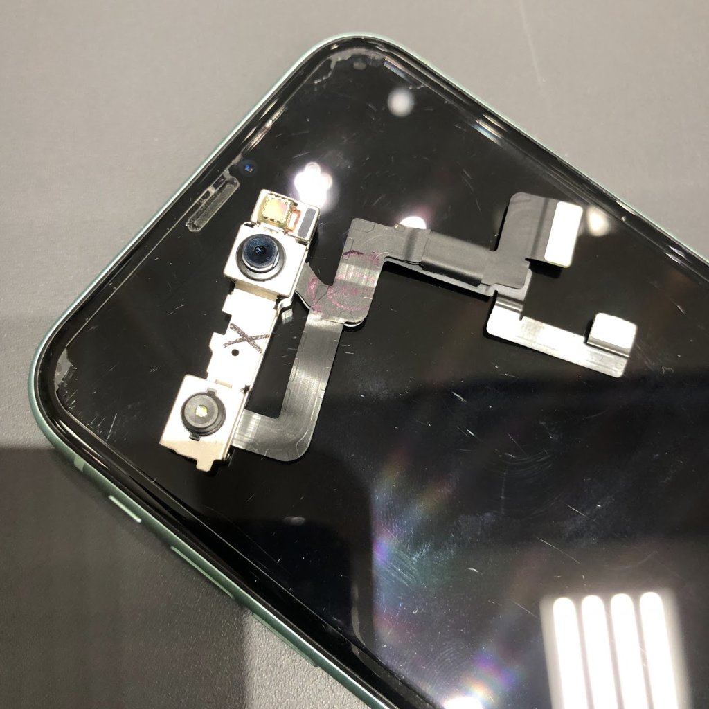 iPhone11 インカメラ交換