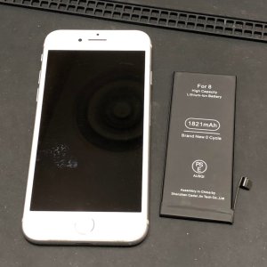 iPhone8 バッテリー交換