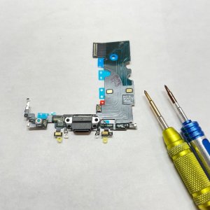 iPhone8 ライトニング交換修理