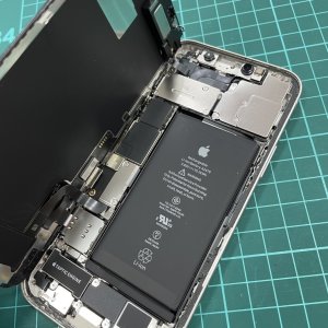 iPhone12 バッテリー交換