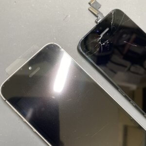 iPhoneSE フロントパネル交換