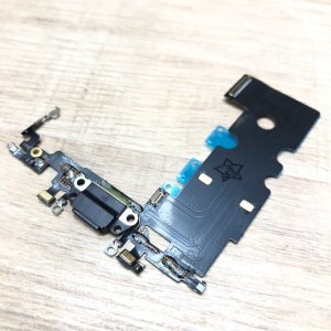 iPhone8 ライトニング交換