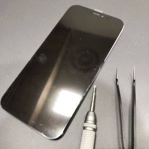 iPhone12 フロントパネル交換