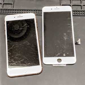 iPhone8Plus フロントパネル交換