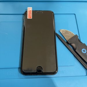 iPhone8 強化ガラス貼り付け 永久保証