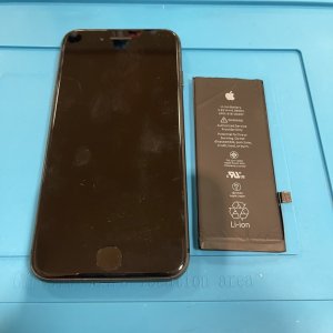 iPhone8 バッテリー交換