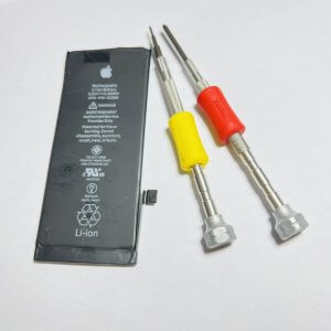 iPhone8 バッテリー交換 バッテリーの減りが早すぎる…