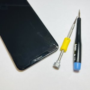 iPhoneXSMAX 液晶パネル交換 落とした後から画面が黒くなり、完全に真っ暗に…