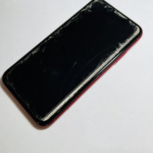 iPhoneXR 液晶パネル交換 落としてから画面の右端に白い線が出て画面が真っ暗に…