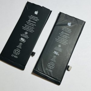 iPhone8とSE2 バッテリー交換 同時修理…両方ともバッテリー最大容量が79%になり…