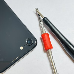 iPhoneSE2 アウトカメラ交換 写真を撮ろうとすると画面が揺れて…