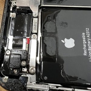 iPhone SE 2 水没修理