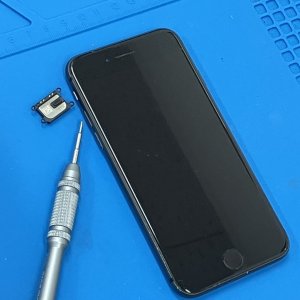 iPhone8 スピーカー修理