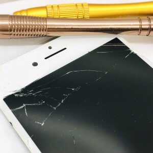 iPhone8 フロントパネル交換