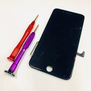iPhone8Plus フロントパネル交換修理 画面バキバキ