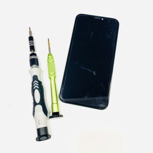 iPhone11Pro 液晶交換修理　画面映らない　ブラックアウト
