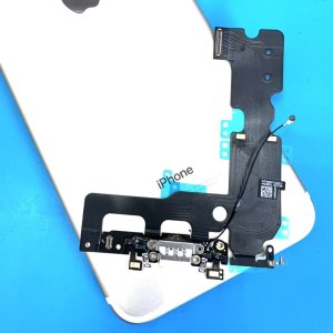 iPhone 7 Plus ライトニング修理