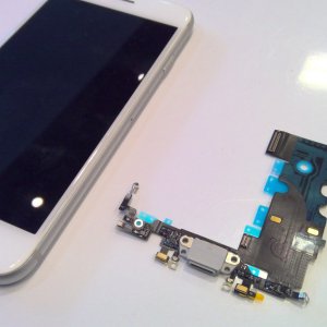 iPhone8ライトニング交換