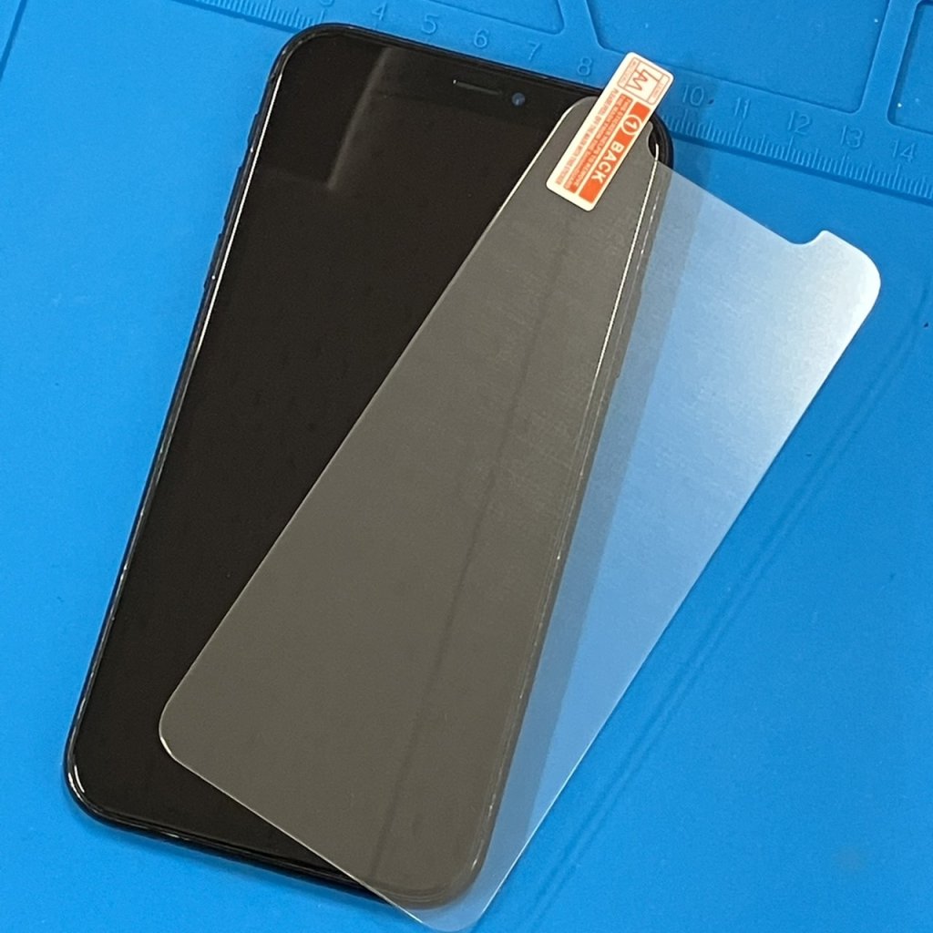 iPhoneXR 強化ガラス貼り付け