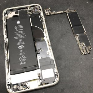 iPhone8 水没修理