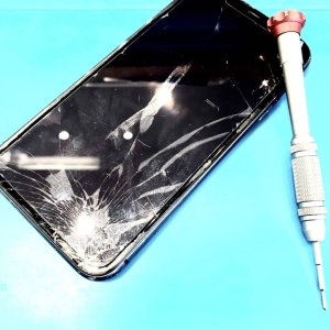 iPhone 11 フロントパネル交換