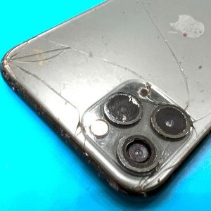 iPhone11Pro アウトカメラレンズ交換