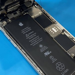iPhone6s バッテリー交換