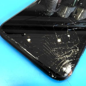 iPhone XR フロントパネル交換