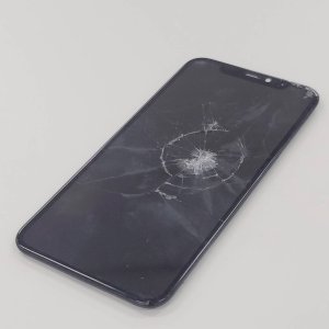 iPhoneXs 画面割れ修理