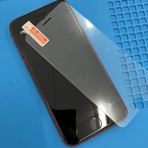 iPhoneSE2 強化ガラス貼り付け