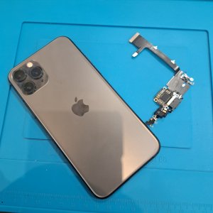 iPhone11Pro ライトニング交換