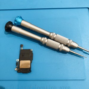 iPhoneSE2 ラウンドスピーカー交換