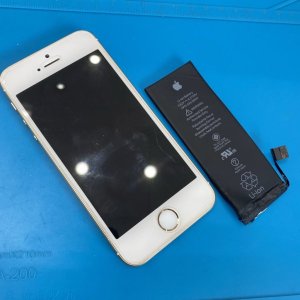 iPhone 8 バッテリー交換