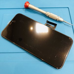 iPhone11 フロントパネル交換