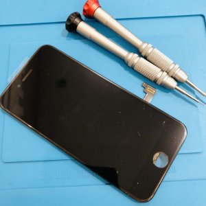 iPhoneSE2 フロントパネル交換