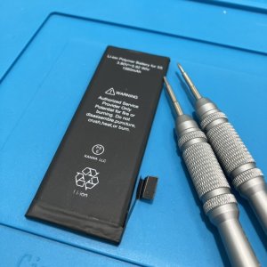 iPhone5S バッテリー交換